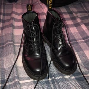 DR. MARTENS